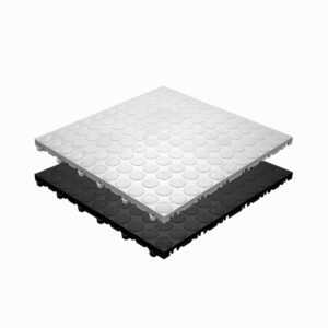 "Zwei übereinanderliegende Klickfliesen aus Kunststoff in Schwarz und Weiß der Serie 'Spot' von florco mit runder Punktstruktur. Ideal für den Außen- und Innenbereich. Erhältlich im florco Online-Shop.